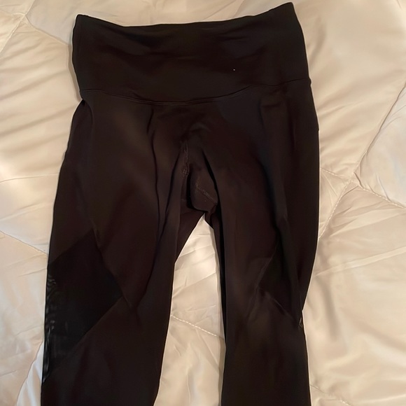 Old navy black leggings with mesh design on the legs - Picture 1 of 3